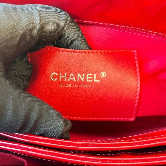 Chanel Mademoiselle Red Patent Leather Shoulder Bag - Vintage and EUC! - Picture 4 of 17